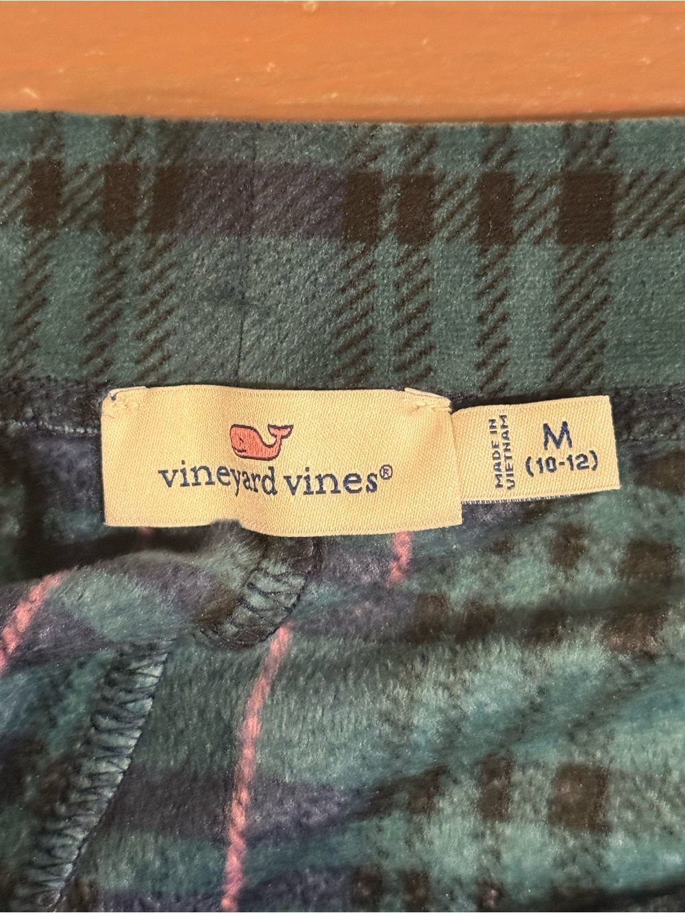Vineyard Vines Green Plaid Fleece Leggings - Picture 3 of 4